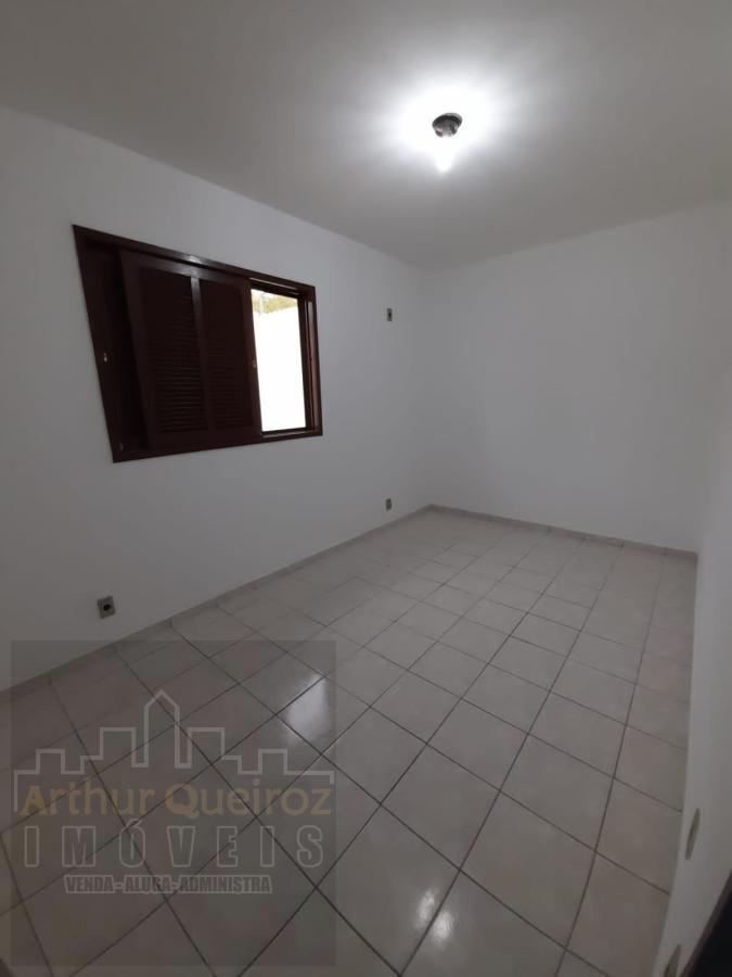 Casa, 3 quartos, 230 m² - Foto 2